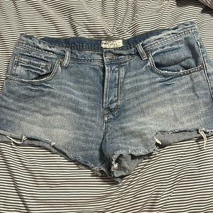 Free people size 31 blue Jean shorts EUC
